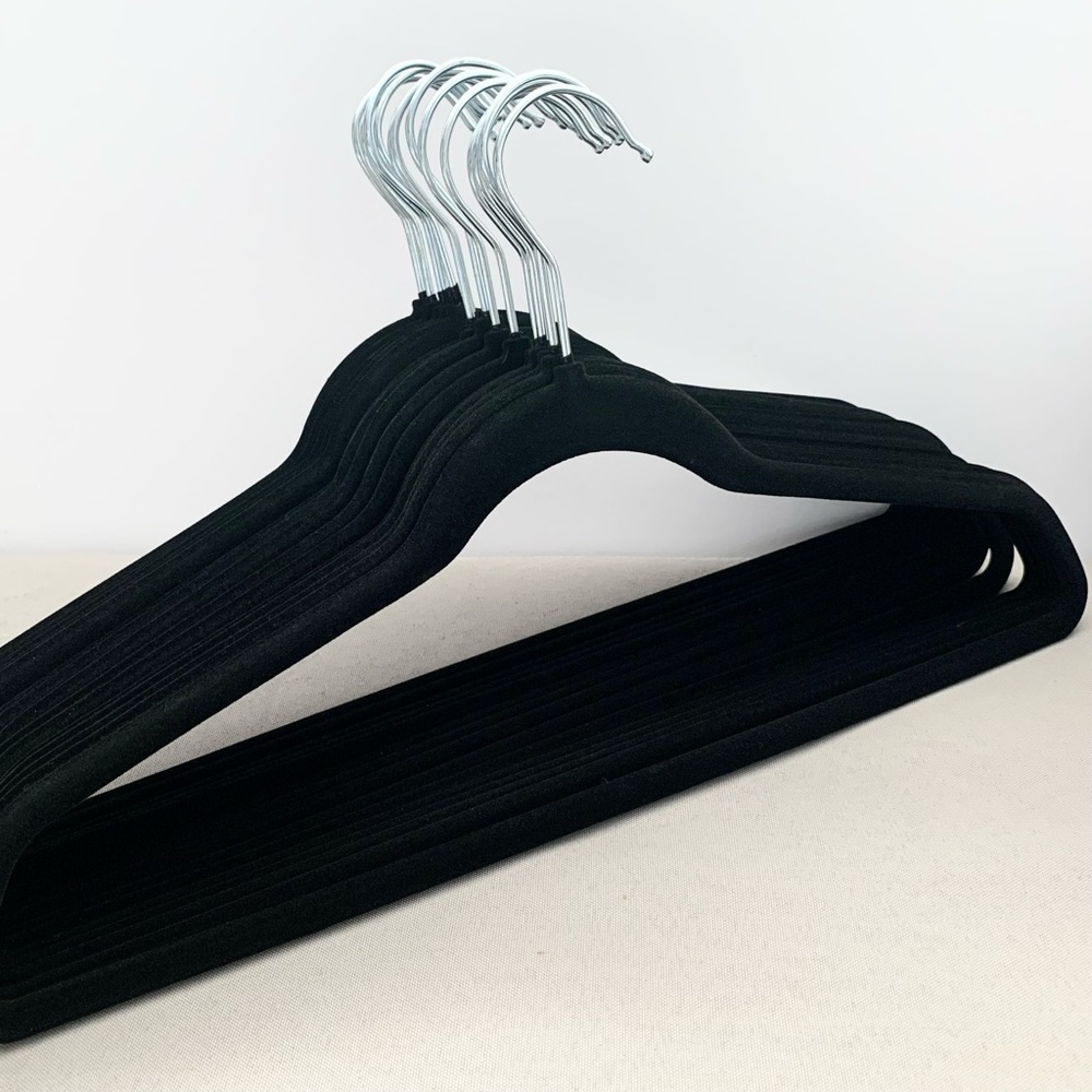 NWOT velvet hangers 15 - Picture 4 of 6